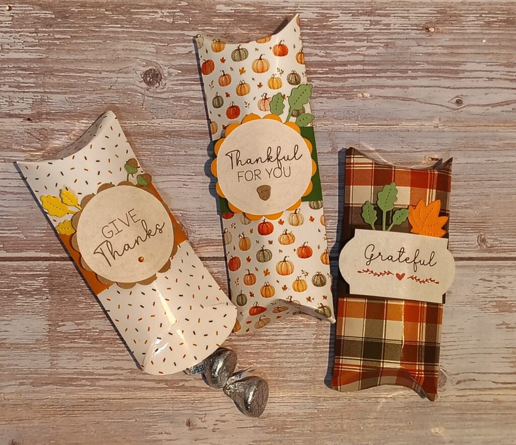 Cajitas Pillow Box para Thanksgiving hechas con Pillow Box Punch Board